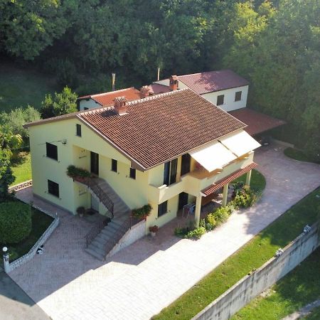 Apartman Koraca Roč Екстериор снимка