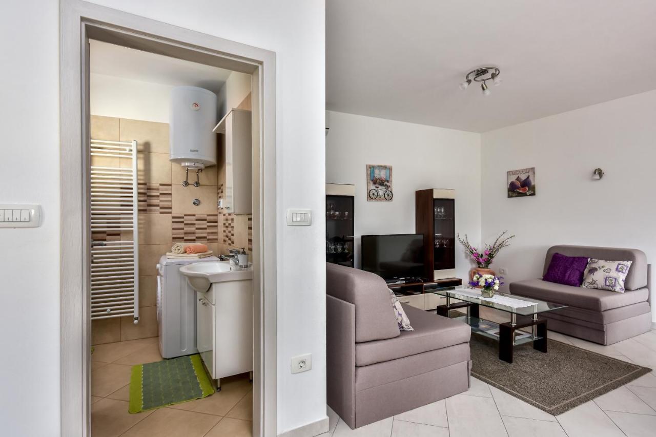 Apartman Koraca Roč Екстериор снимка