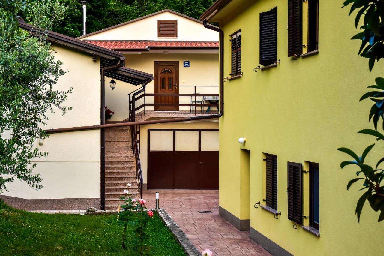 Apartman Koraca Roč Екстериор снимка