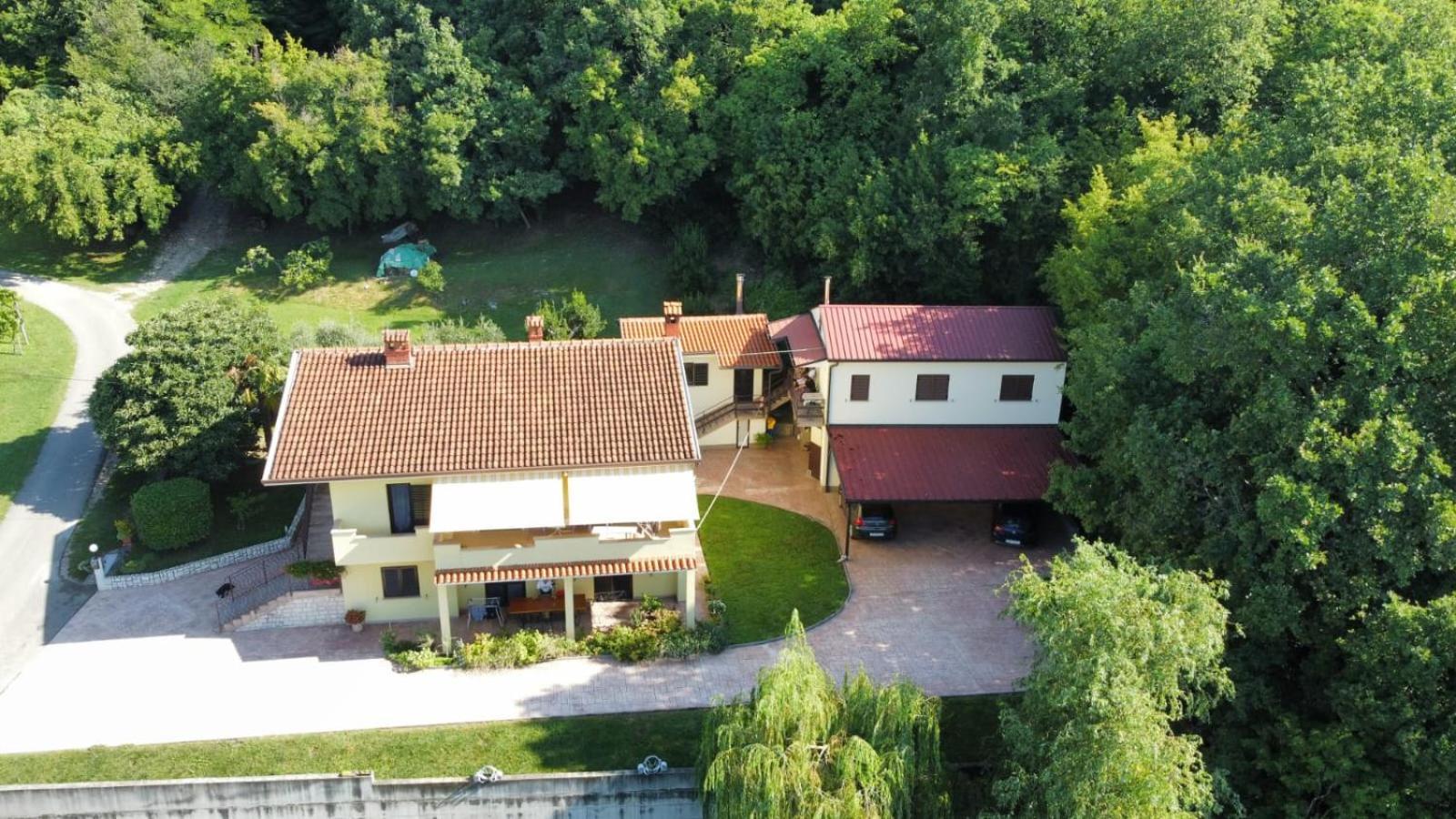 Apartman Koraca Roč Екстериор снимка